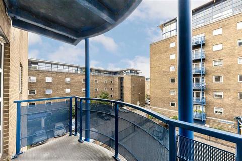 2 bedroom flat for sale, Jardine Road, London E1W