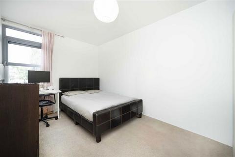 2 bedroom flat for sale, Watney Street, London E1