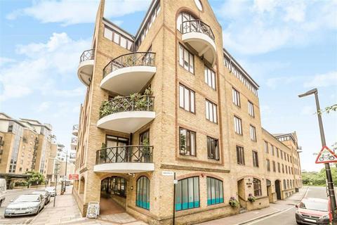 2 bedroom flat to rent, Knighten Street, London E1W