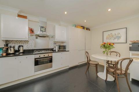 2 bedroom flat for sale, Clanricarde Gardens, London W2