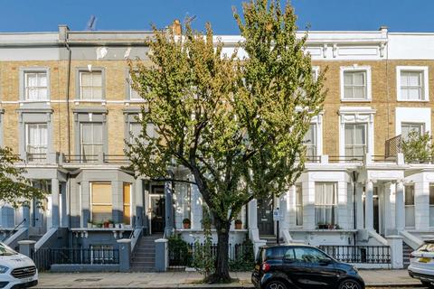 2 bedroom flat for sale, Chesterton Road, London W10