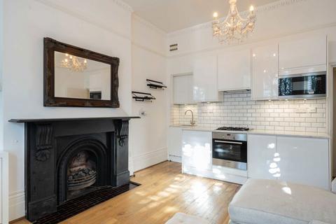 2 bedroom flat for sale, Chesterton Road, London W10