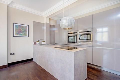 2 bedroom flat for sale, Sussex Gardens, London W2