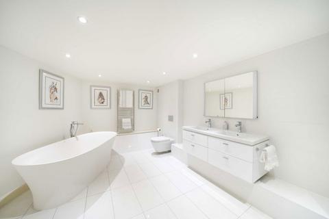 61 Bathurst Mews, London, W2 2SB