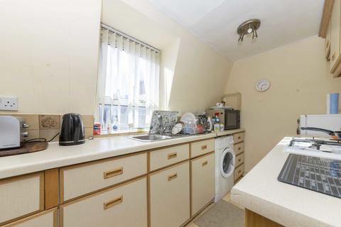 2 bedroom flat for sale, Hornton Street, London W8