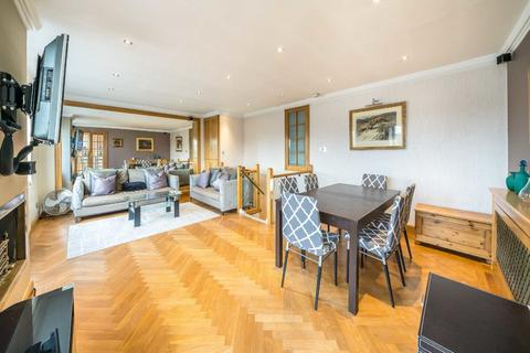 3 bedroom flat for sale, Southwick Street, London W2