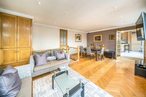 3 bedroom flat for sale, Southwick Street, London W2