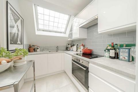 1 bedroom flat for sale, Rosehart Mews, London W11