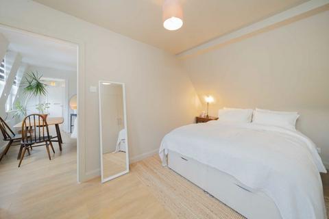 1 bedroom flat for sale, Rosehart Mews, London W11