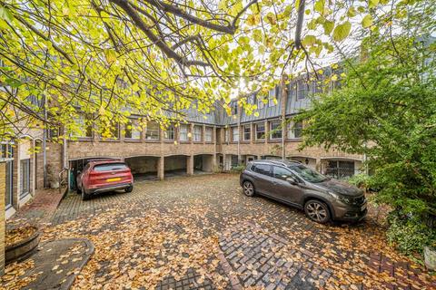 1 bedroom flat for sale, Rosehart Mews, London W11