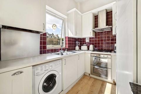 2 bedroom flat for sale, Monmouth Road, London W2