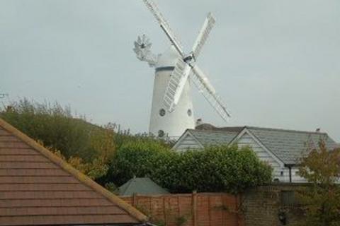 2 bedroom semi-detached house to rent, Millers Keep, Pevensey BN24