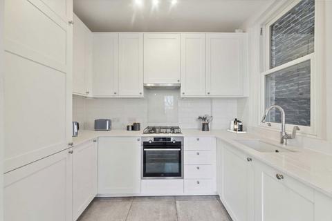 2 bedroom flat for sale, Greencroft Gardens, London NW6