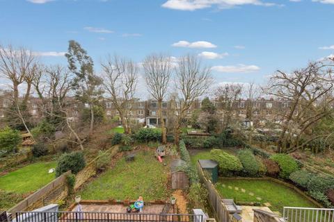 2 bedroom flat for sale, Greencroft Gardens, London NW6