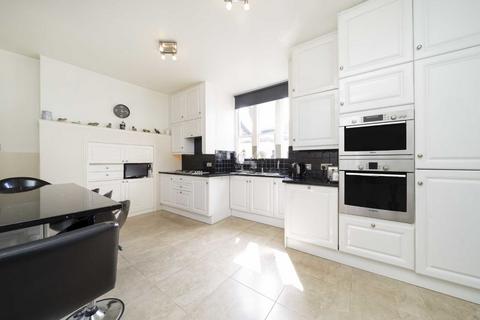 4 bedroom flat for sale, Finchley Road, London NW3