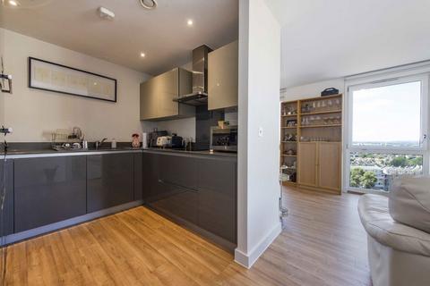 2 bedroom flat for sale, Finchley Road, London NW11