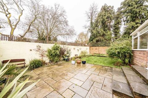 5 bedroom detached house for sale, Nant Road, London NW2