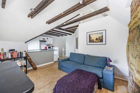 695c Finchley Road, London, NW2 2JN
