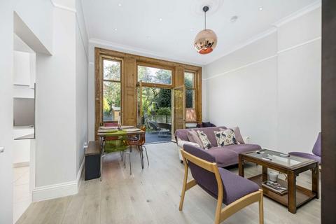 2 bedroom flat for sale, Greencroft Gardens, London NW6