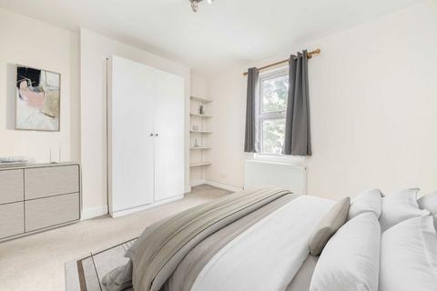 3 bedroom flat for sale, Iverson Road, London NW6