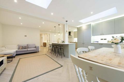 3 bedroom flat for sale, Priory Terrace, London NW6