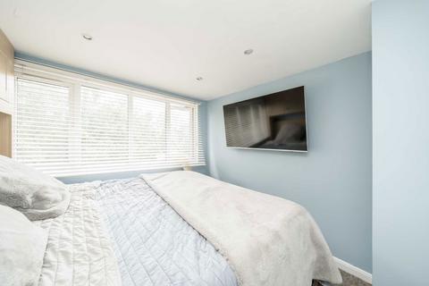 2 bedroom flat for sale, Cricklewood Lane, London NW2