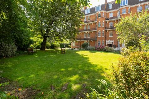 Kings Gardens, London NW6