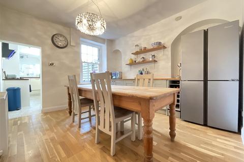 4 bedroom terraced house for sale, St. Sepulchre Street, Scarborough