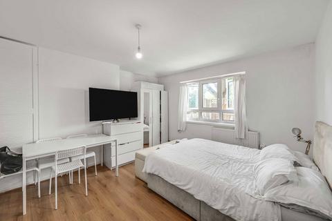 3 bedroom maisonette for sale, Star Road, London W14