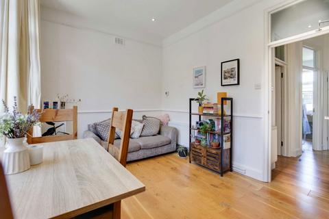 2 bedroom flat for sale, Avonmore Road, London W14