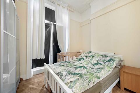 1 bedroom flat for sale, Barons Court Road, London W14