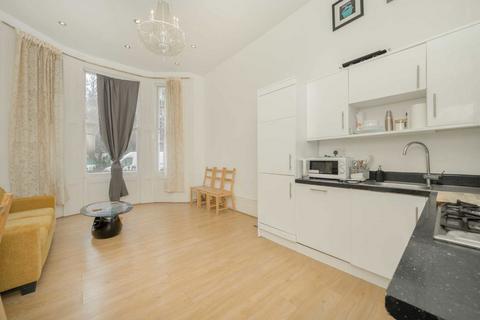 2 bedroom flat for sale, Castletown Road, London W14