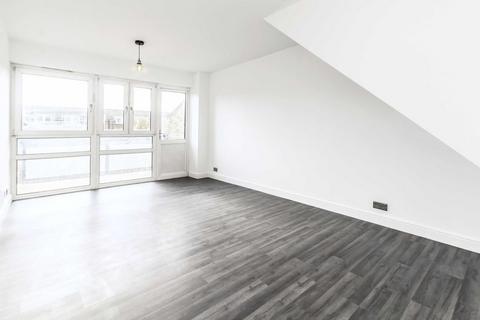 2 bedroom flat for sale, Lampeter Square, London W6