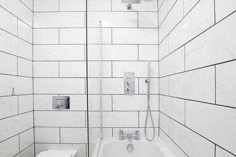34 Lampeter Square, London, W6 8PS