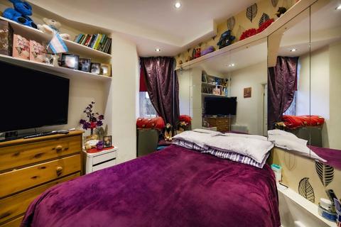 1 bedroom flat for sale, Beaumont Avenue, London W14