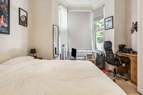 2 bedroom flat to rent, Aspenlea Road, London W6