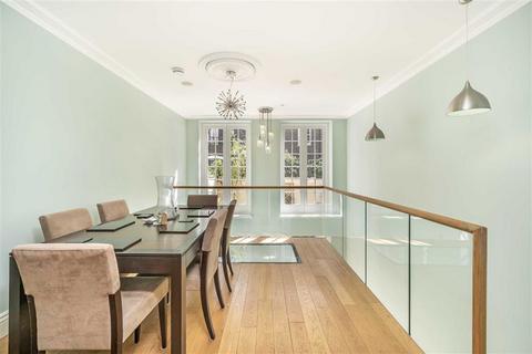 undefined, Buckingham Place, London SW1E