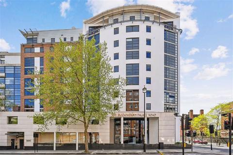 3 bedroom flat for sale, Buckingham Palace Road, London SW1W