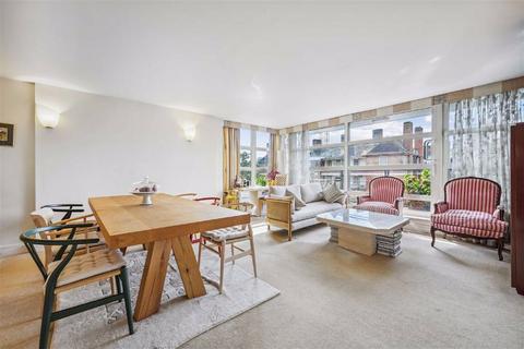 3 bedroom flat for sale, Buckingham Palace Road, London SW1W