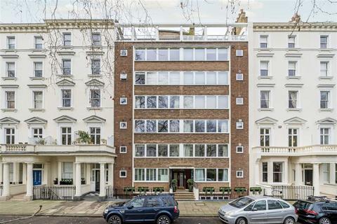 Studio for sale, St. Georges Square, London SW1V