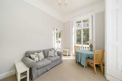 1 bedroom flat for sale, St. Georges Square, London SW1V