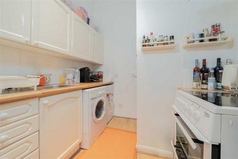 1 bedroom flat for sale, Ambrosden Avenue, London SW1P