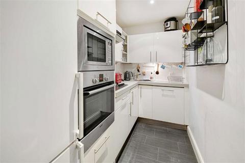 2 bedroom flat for sale, St. Georges Square, London SW1V