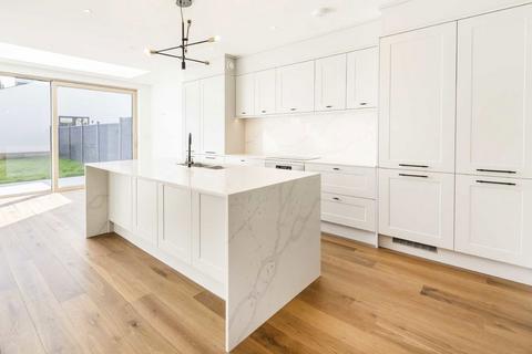 5 bedroom end of terrace house for sale, Hamilton Road, London SW19