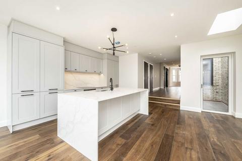 5 bedroom end of terrace house for sale, Hamilton Road, London SW19