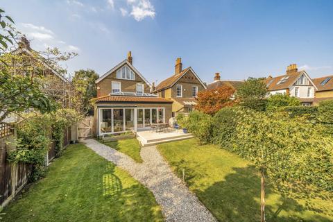 19 Wilton Crescent, London, SW19 3QY