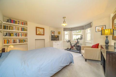 2 bedroom flat for sale, Woodside, London SW19