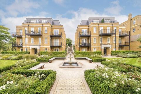 3 bedroom flat for sale, Chambers Park Hill, London SW20