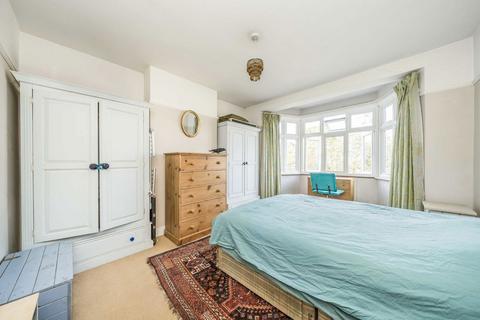 10 Stratton Road, London, SW19 3JG