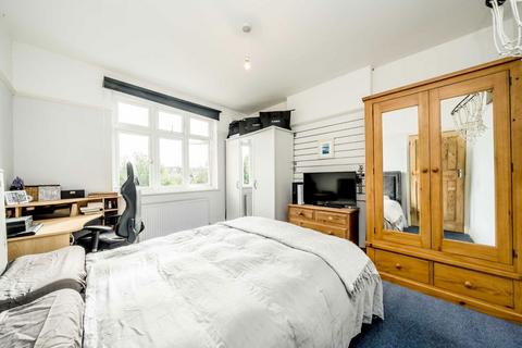 10 Stratton Road, London, SW19 3JG